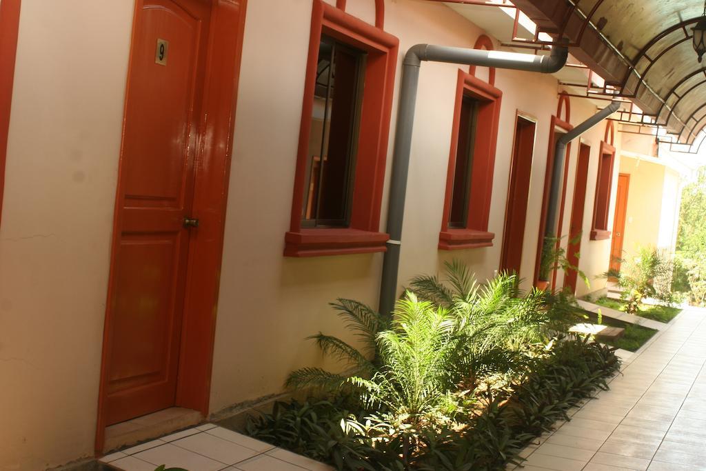 Hotel Brial Plaza マナグア エクステリア 写真
