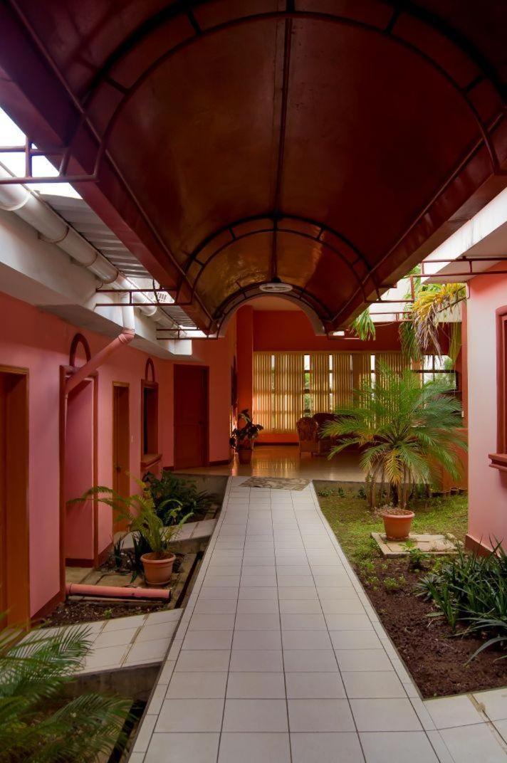 Hotel Brial Plaza マナグア エクステリア 写真